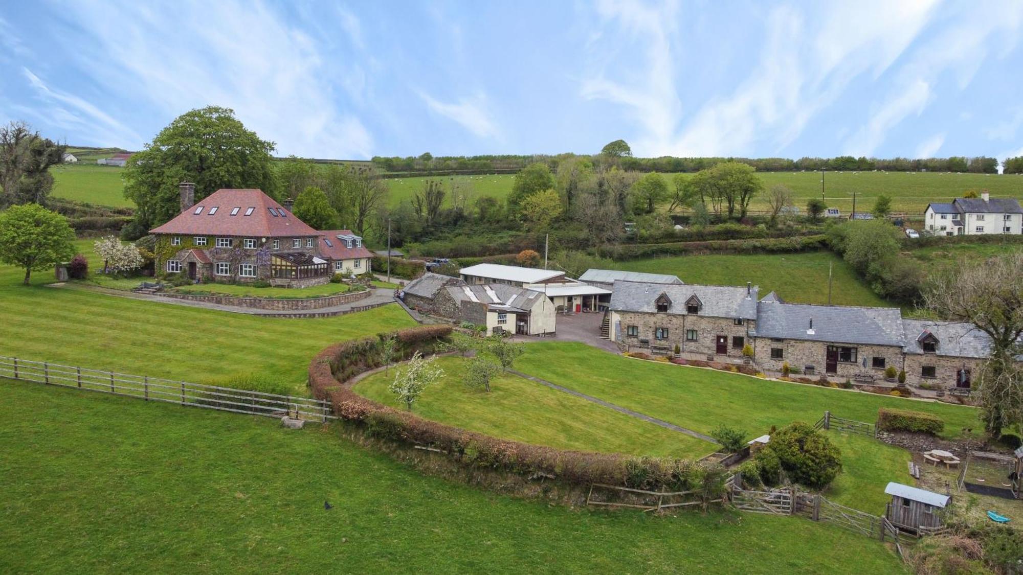 Norton Villa Dulverton Exterior photo